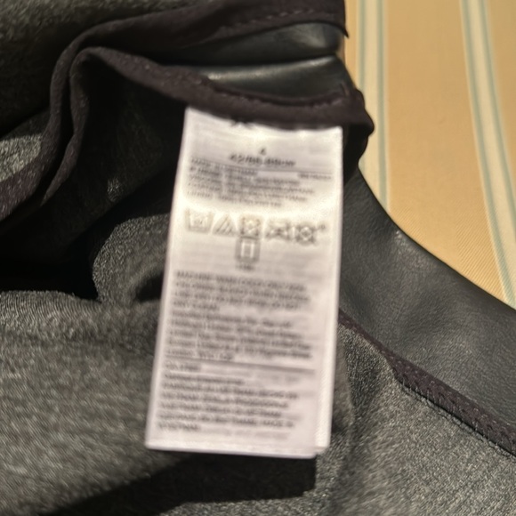 BLACK BANANA REPUBLIC FAUX LEATHER PENCIL SKIRT IN BLACK SIZE US 4 - Picture 15 of 15